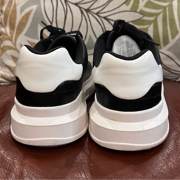 Bershka Classic Black and White Men's Sneakers Shoes Size 44 - Picture 7 of 11